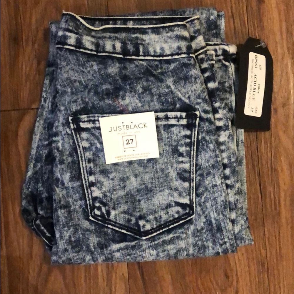 High Waisted Acid Wash Stretch Denim 👖 - Picture 4 of 4
